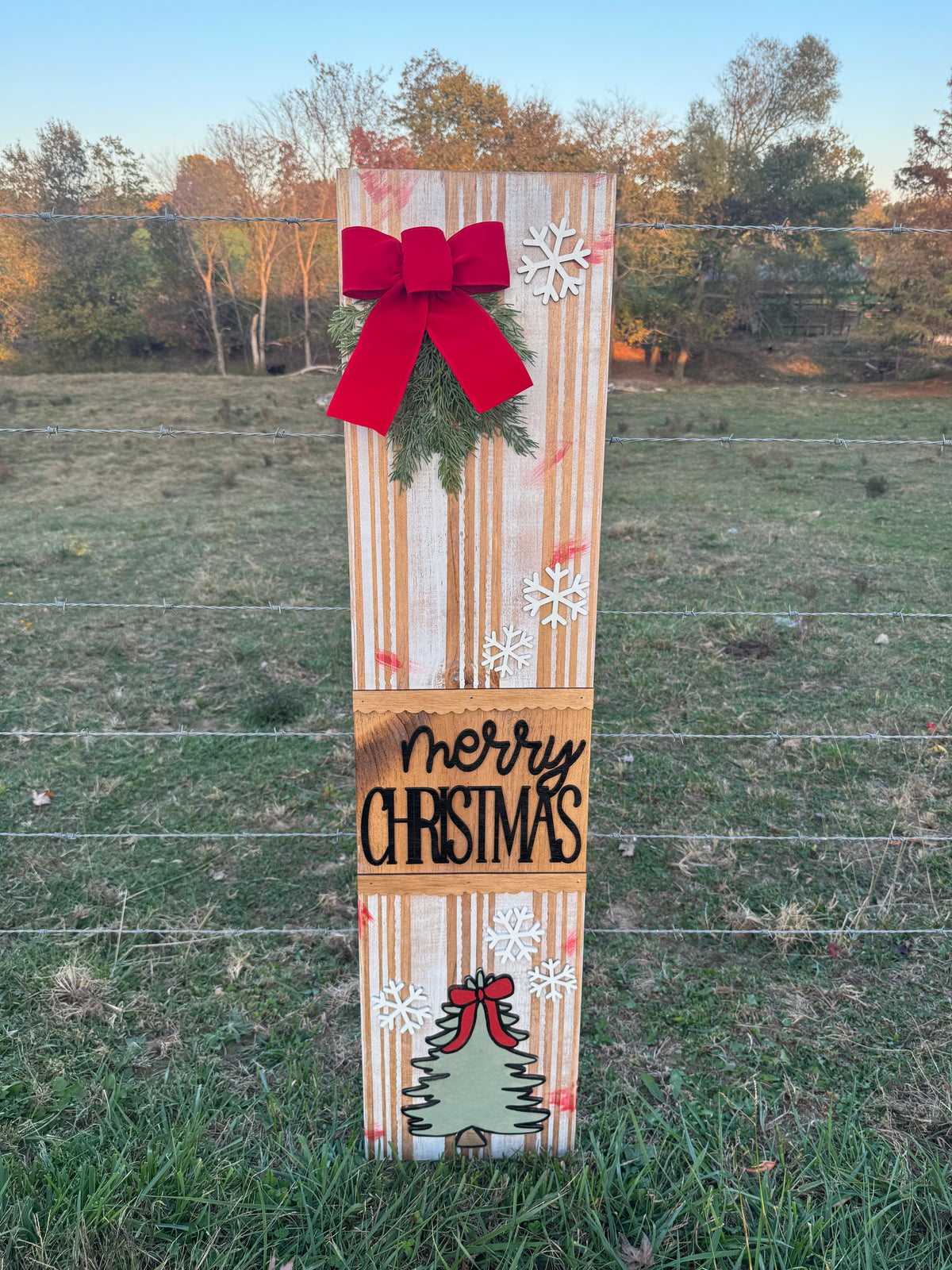 Neutral Stripe Christmas Leaner