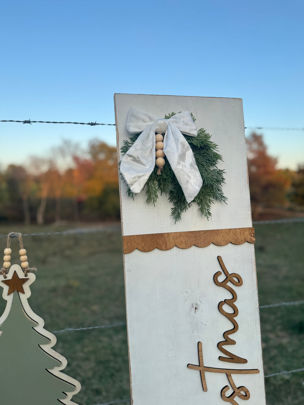 Neutral Christmas Signs